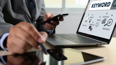 Saftec Digital alerta para os principais sinais de que sua reputação está em risco, como críticas recorrentes ou menções negativas.