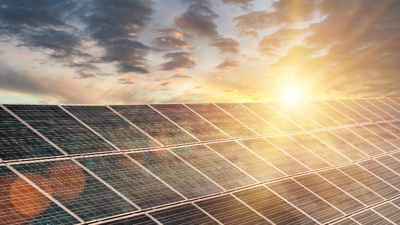 A transição para fontes renováveis como solar e hidrelétrica transforma as prioridades de investimento do poder público, segundo Fernando Trabach Filho.