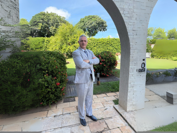 Leonardo Manzan explica como a neutralidade tributária fortalece a competitividade e evita distorções entre setores produtivos.