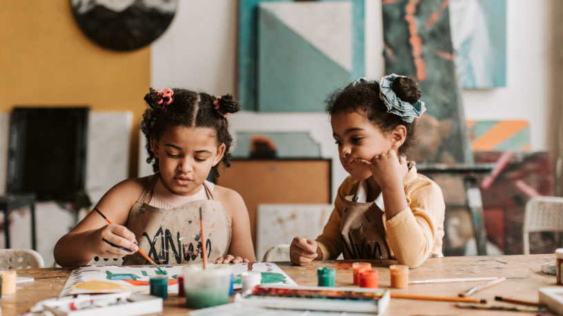 Com Sérgio Bento De Araújo, a prática STEAM ganha vida em experiências criativas que estimulam investigação, expressão e colaboração em sala.