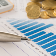 Andrey de Oliveira Pontes mostra como a constância nos aportes transforma pequenos valores em resultados sólidos ao longo do tempo.