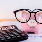 Danilo Regis Fernando Pinto mostra por que a educação financeira muda famílias e negócios, criando segurança, crescimento e decisões mais inteligentes.