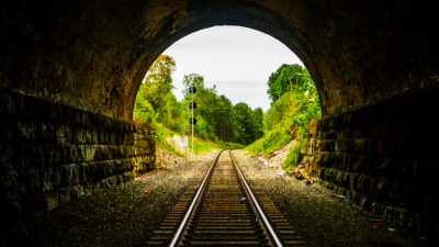 A aprovação do túnel sob o Lago Michigan, que consolida a solução definitiva para a Linha 5, ganha ainda mais relevância com a visão estratégica de Paulo Roberto Gomes Fernandes.